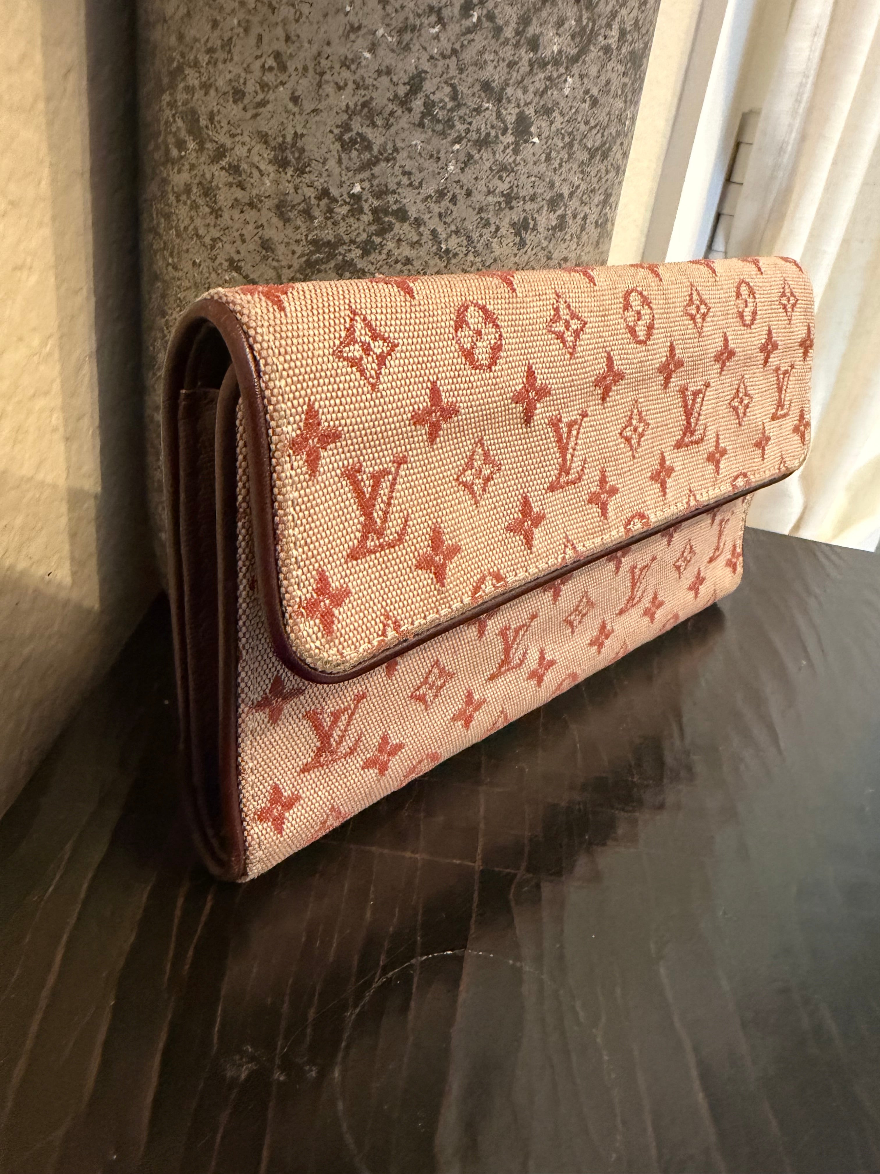 Louis Vuitton Mini Lin Wallet