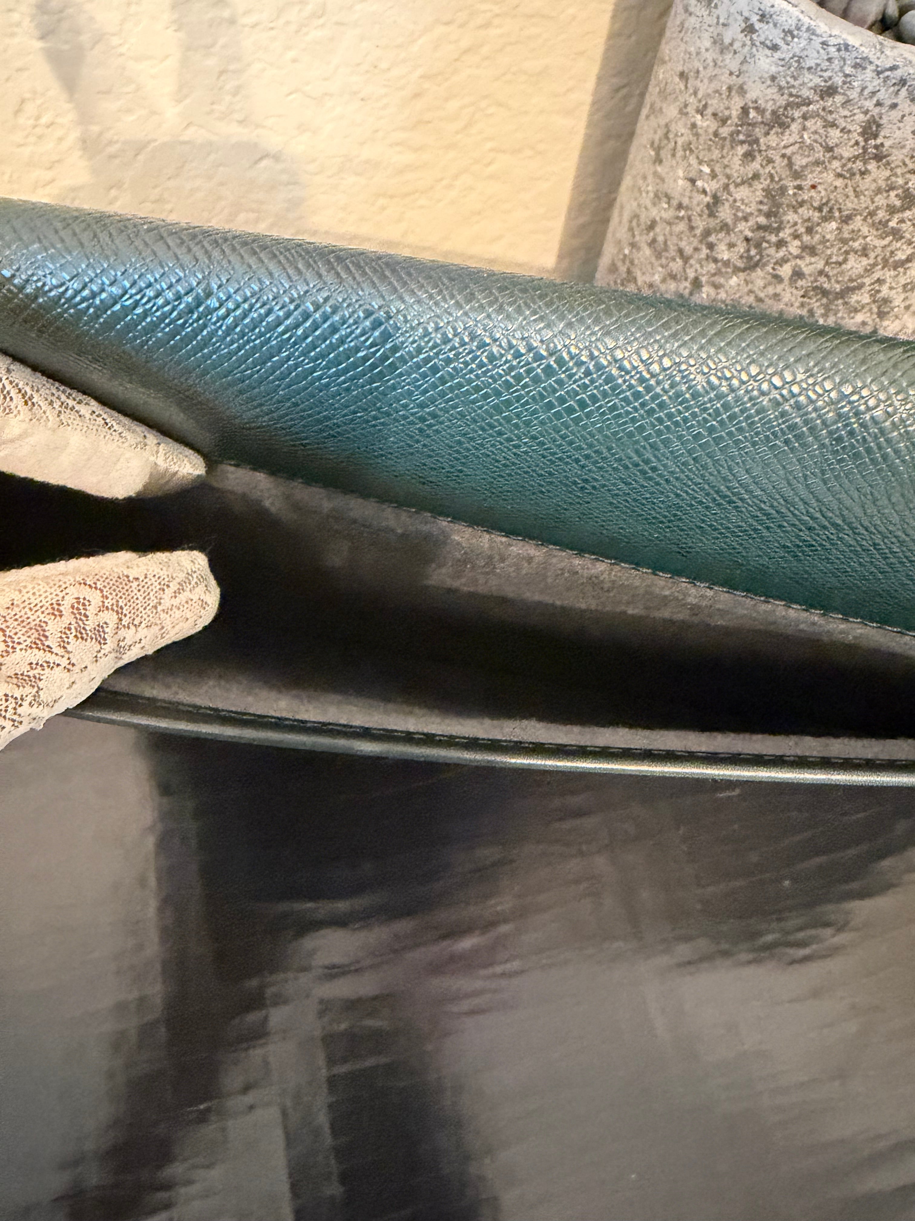 Louis Vuitton Taiga Green Leather Portfolio Document Case MI0955 Vintage 1995
