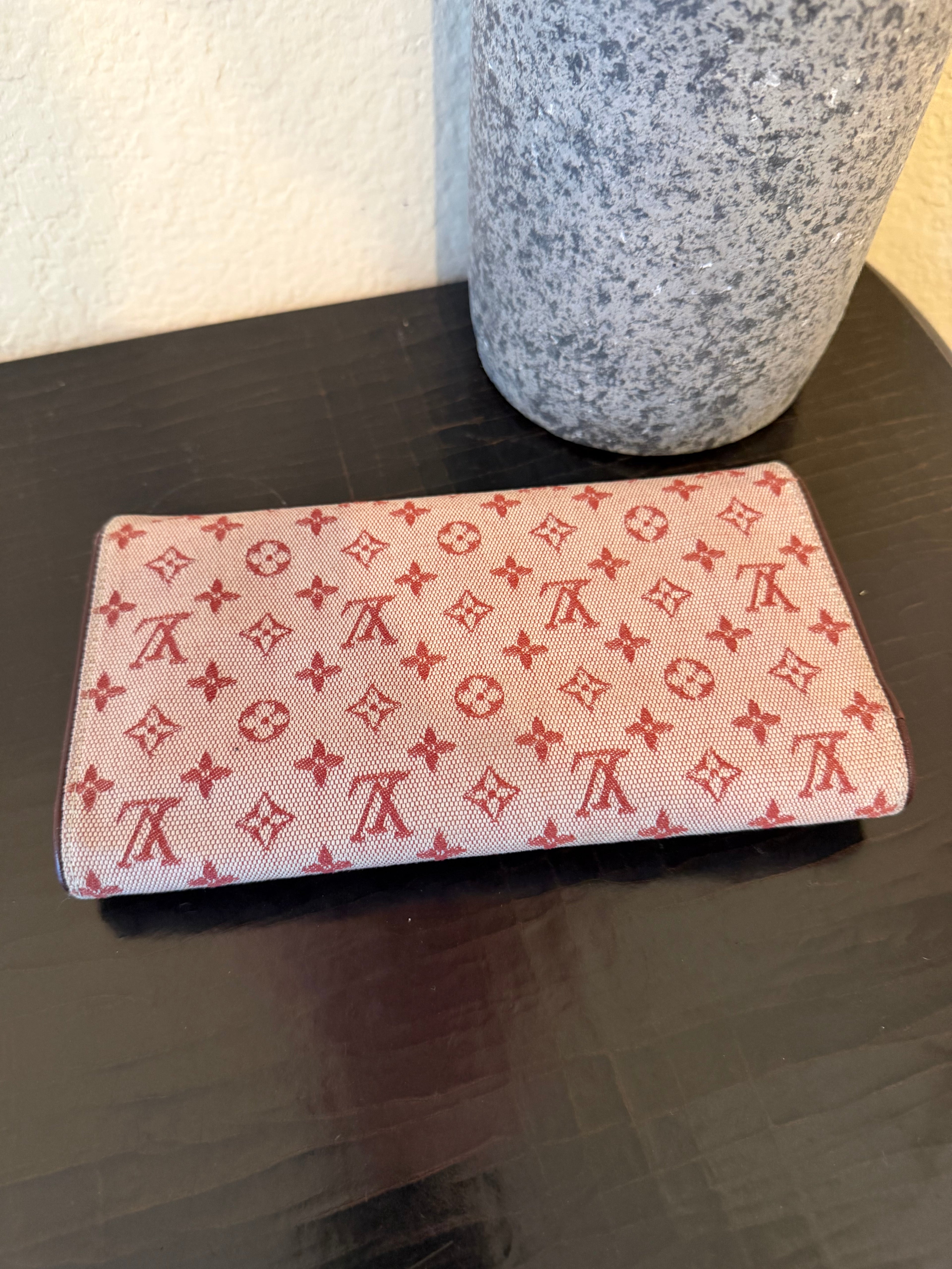 Louis Vuitton Mini Lin Wallet