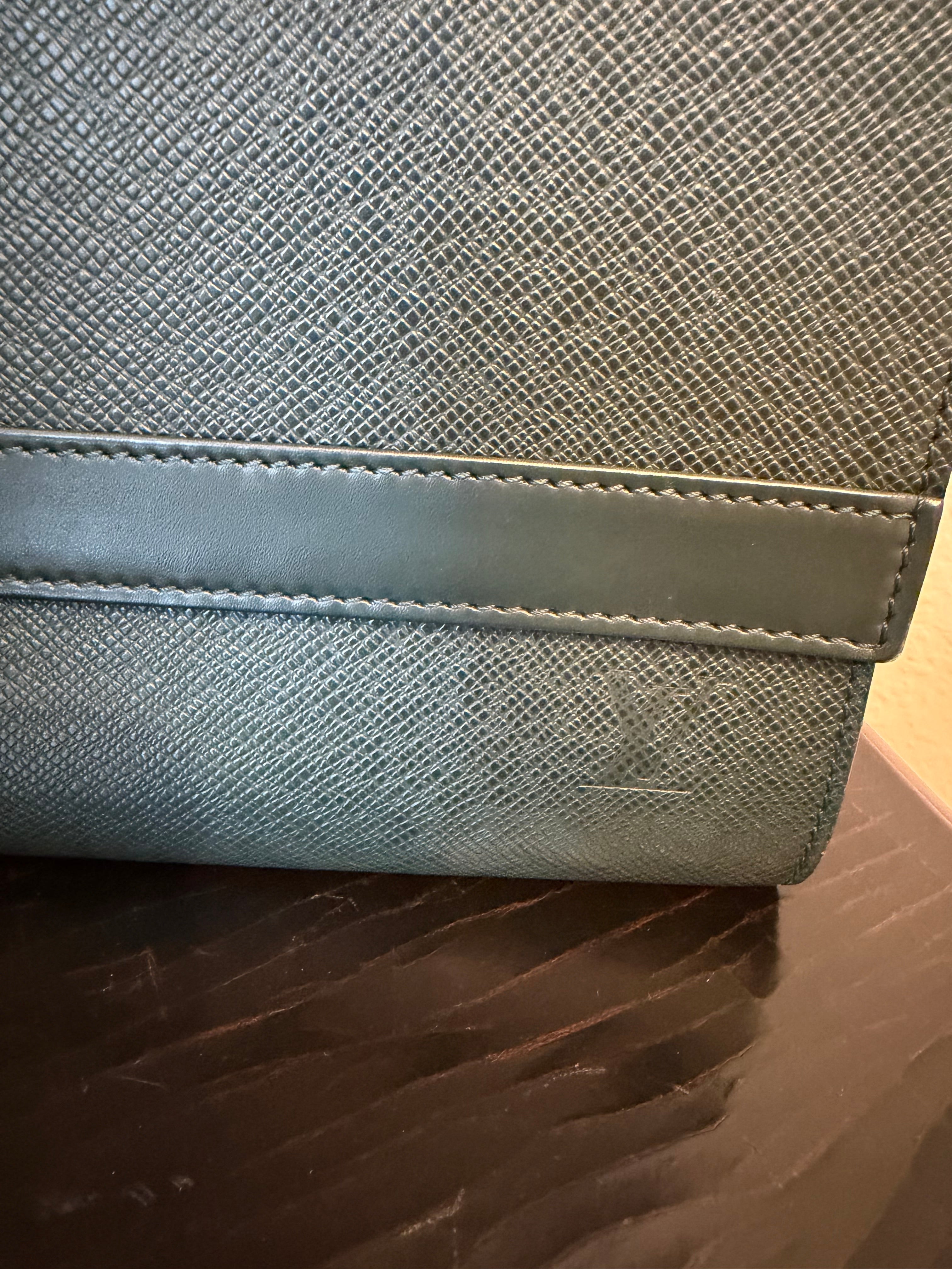 Louis Vuitton Taiga Green Leather Portfolio Document Case MI0955 Vintage 1995